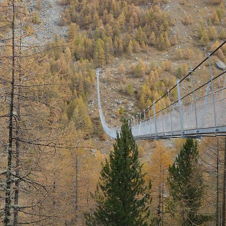 Ferienwohnung Haus Valaisia - Randa Bei Zermatt Exterior foto