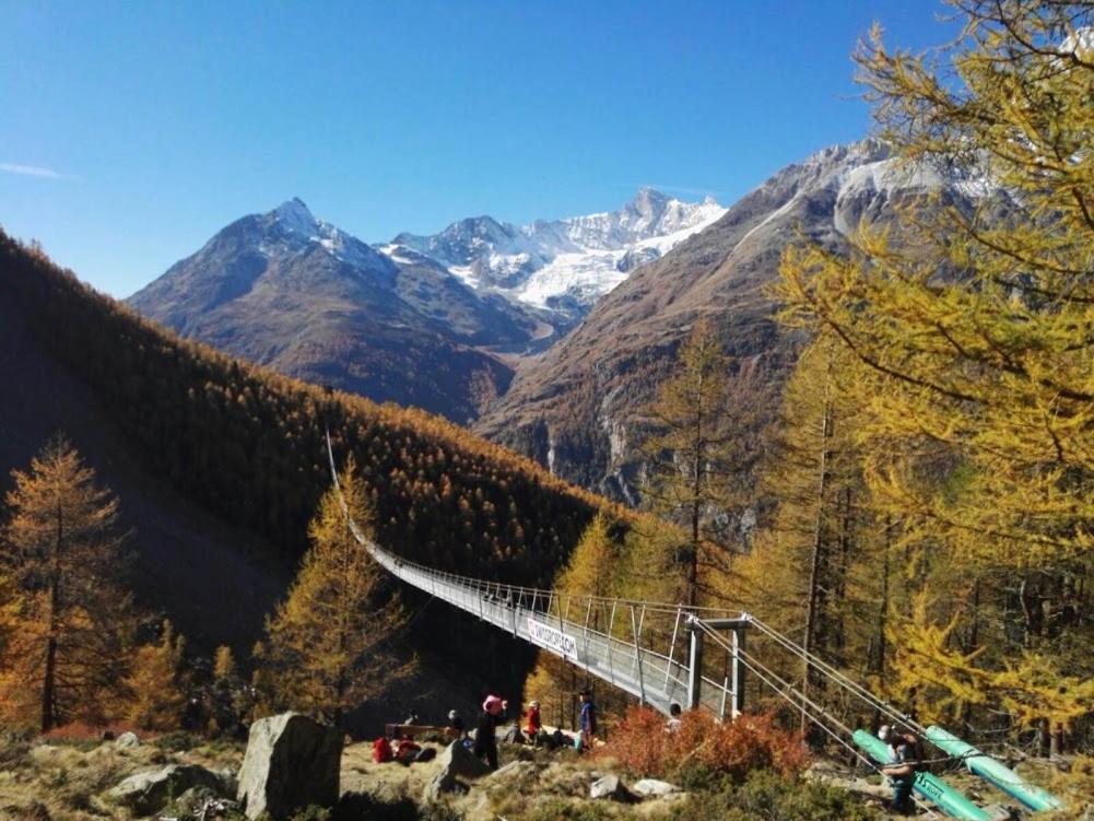 Ferienwohnung Haus Valaisia - Randa Bei Zermatt Exterior foto